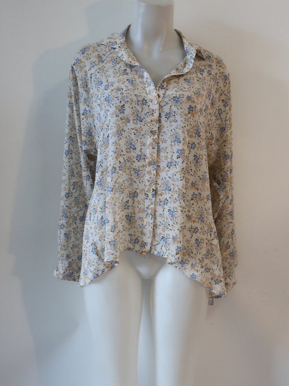 Womens Blu Moon White, Blue, Mustard, Lavender Floral High-Low Blouse S